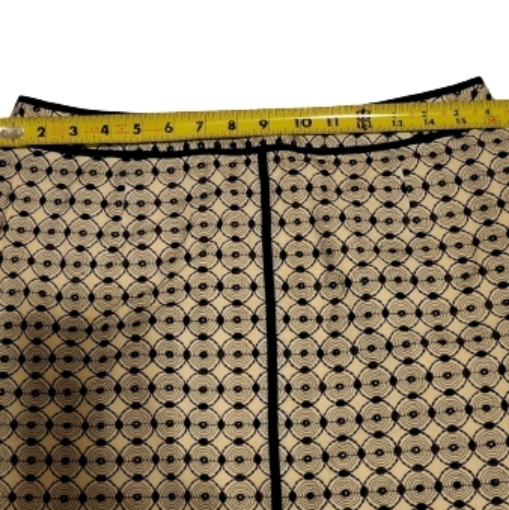 Women's Petites Talbot Cream and Black Geometric Pattern Pencil Skirt. Size 10. - Picture 3 of 8